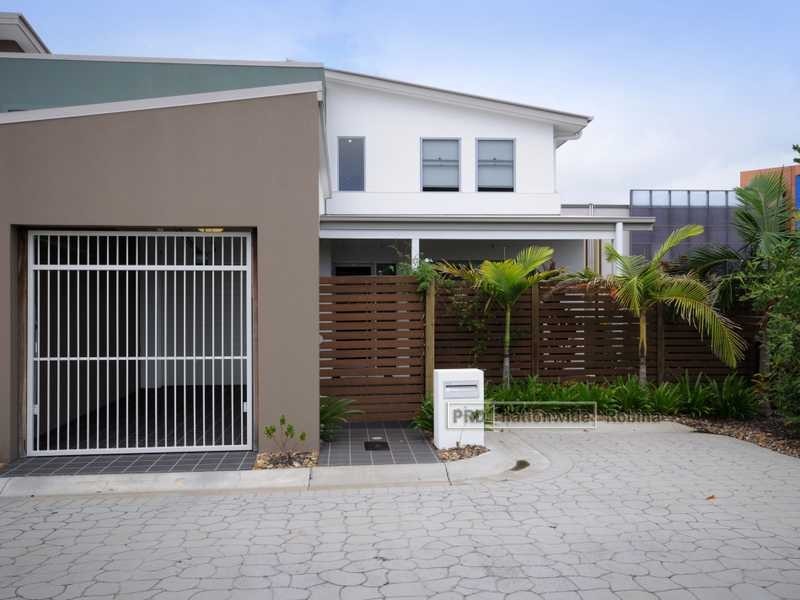 10 Valencia Boulevard, Burleigh Waters QLD 4220