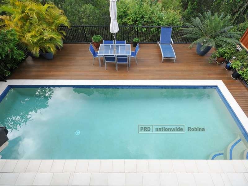 27 Royal Links Drive, Robina QLD 4226