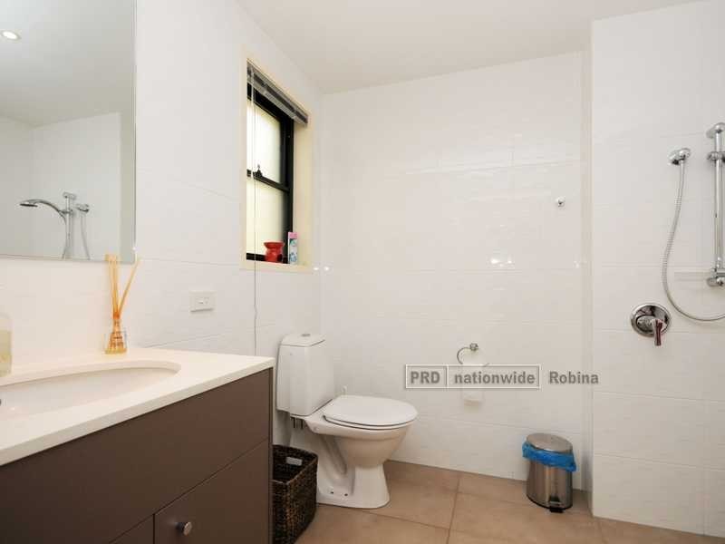27 Royal Links Drive, Robina QLD 4226