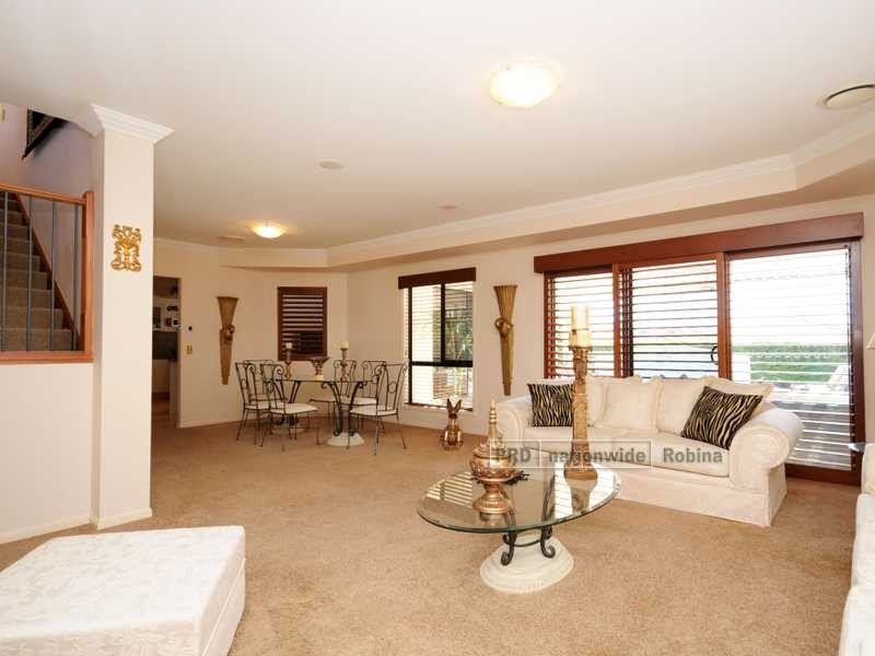 17 Applegum Court, Robina QLD 4226