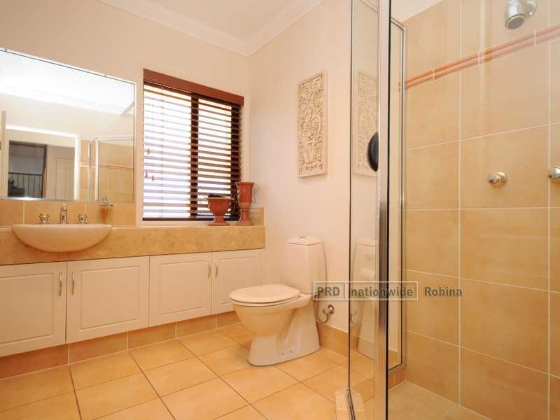17 Applegum Court, Robina QLD 4226