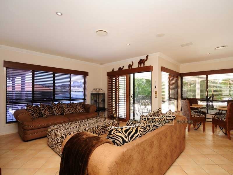 17 Applegum Court, Robina QLD 4226