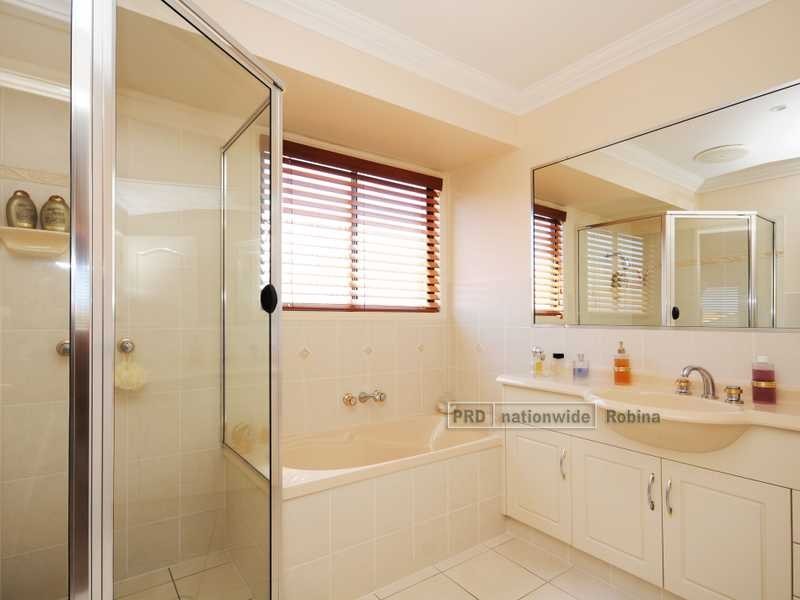 17 Applegum Court, Robina QLD 4226