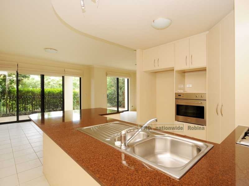 Unit 1048/1 The Cove Cres, Carrara QLD 4211