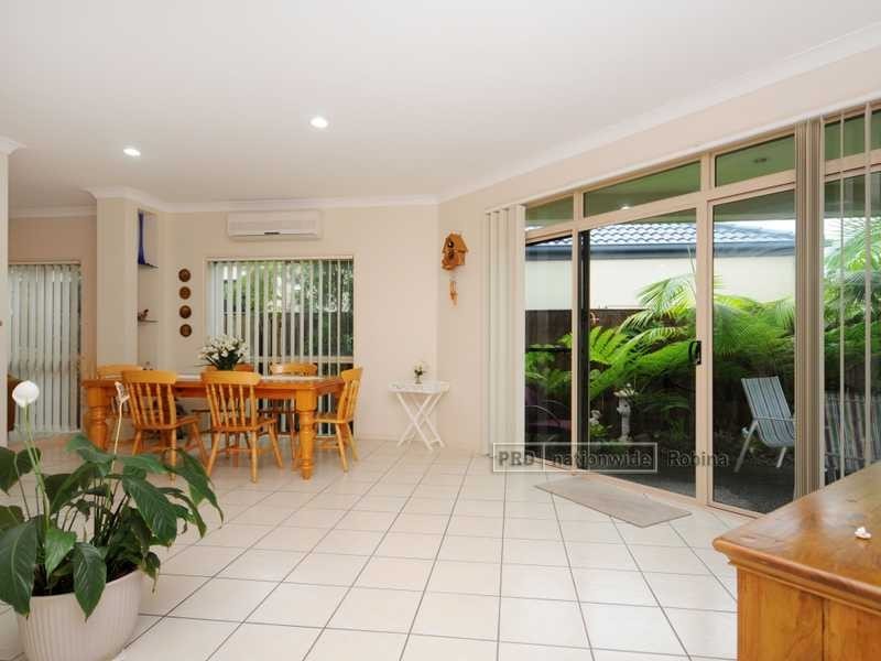 20 Imperia Crescent, Varsity Lakes QLD 4227