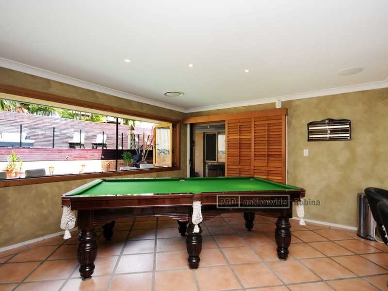 5 Dulwich Place, Robina QLD 4226