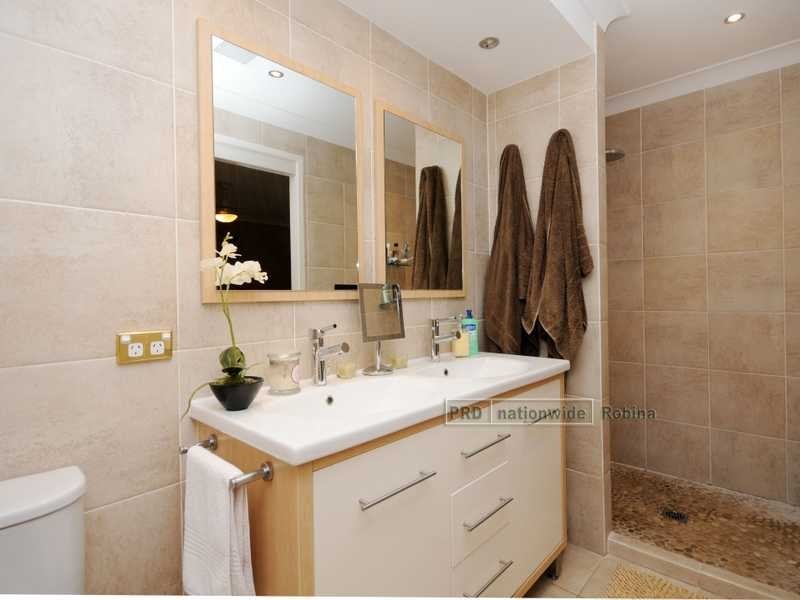 5 Dulwich Place, Robina QLD 4226