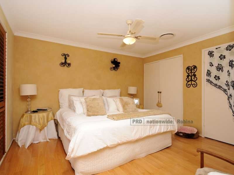5 Dulwich Place, Robina QLD 4226