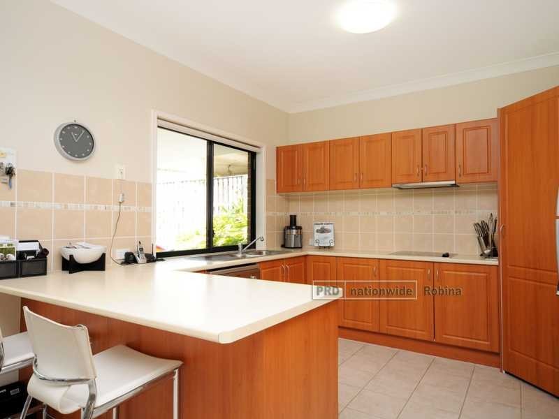 51 Lantau Crescent, Varsity Lakes QLD 4227