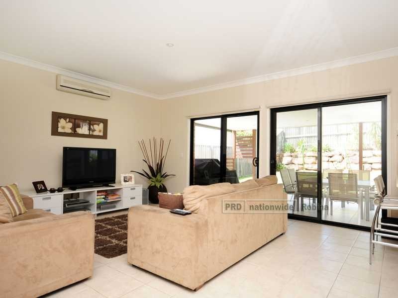 51 Lantau Crescent, Varsity Lakes QLD 4227