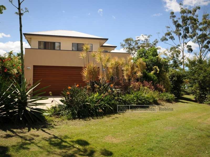 16 Waimea Drive, Varsity Lakes QLD 4227