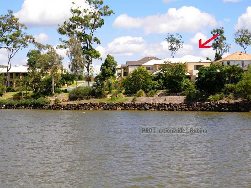 16 Waimea Drive, Varsity Lakes QLD 4227