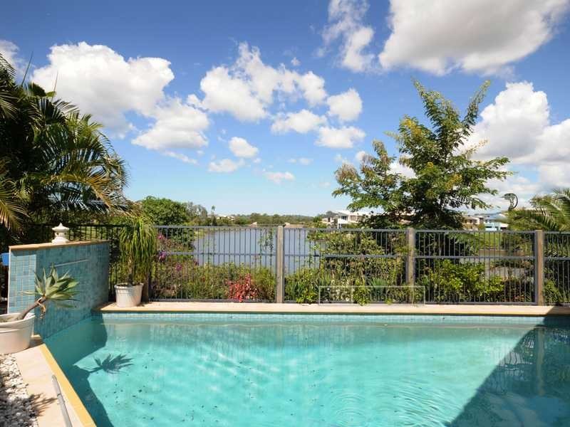 16 Waimea Drive, Varsity Lakes QLD 4227