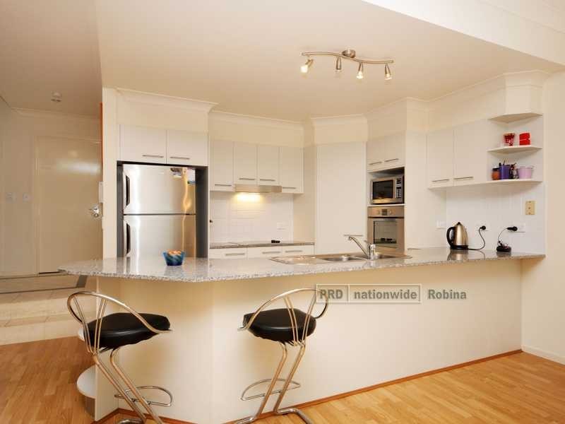 Unit 2/13 Ranier Crescent, Varsity Lakes QLD 4227