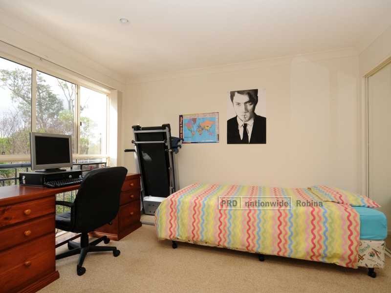 Unit 2/13 Ranier Crescent, Varsity Lakes QLD 4227