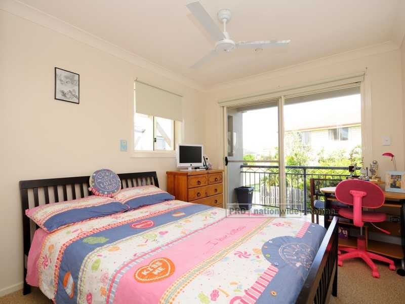 Unit 2/13 Ranier Crescent, Varsity Lakes QLD 4227