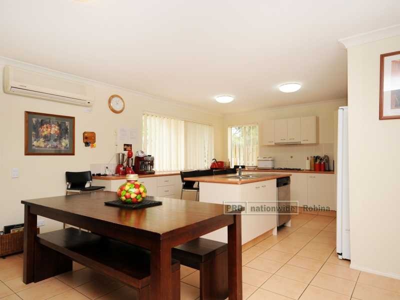 1 Hillbrook Place, Varsity Lakes QLD 4227