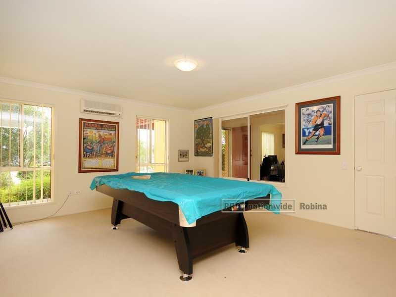 1 Hillbrook Place, Varsity Lakes QLD 4227