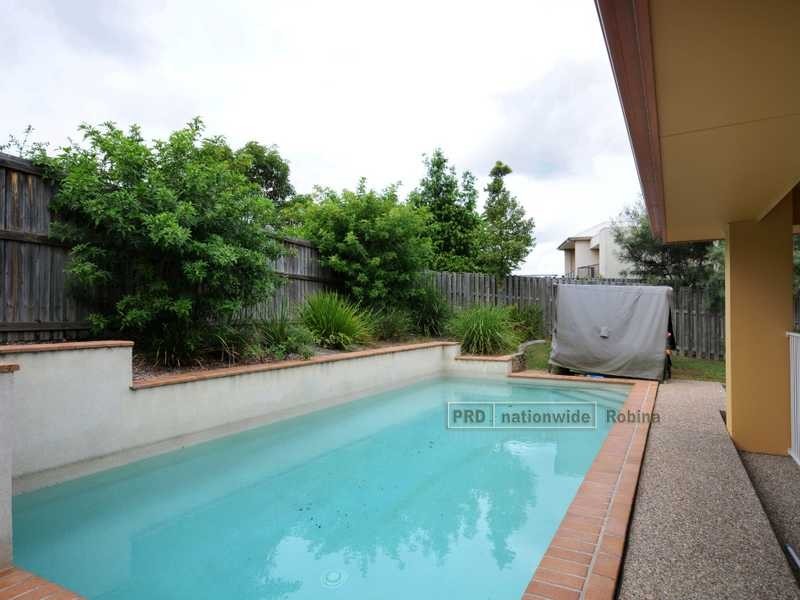 1 Hillbrook Place, Varsity Lakes QLD 4227