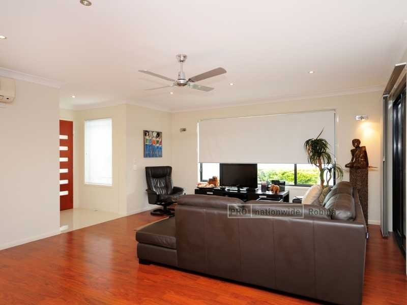 14 Coral Tree Court, Robina QLD 4226