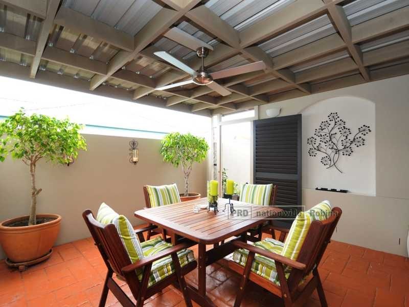 14 Coral Tree Court, Robina QLD 4226