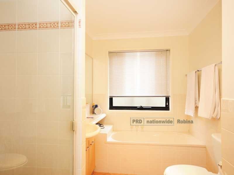 14 Coral Tree Court, Robina QLD 4226