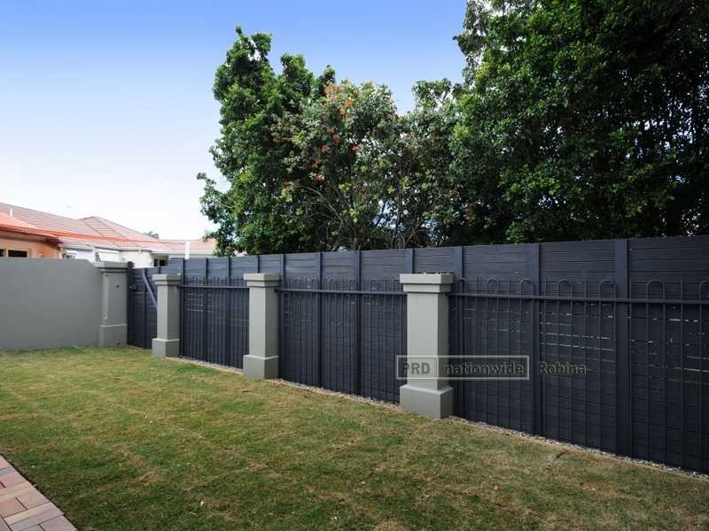 14 Coral Tree Court, Robina QLD 4226