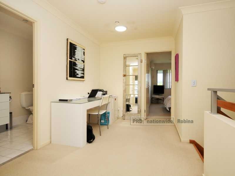 Unit 4/6 Winton Terrace, Varsity Lakes QLD 4227