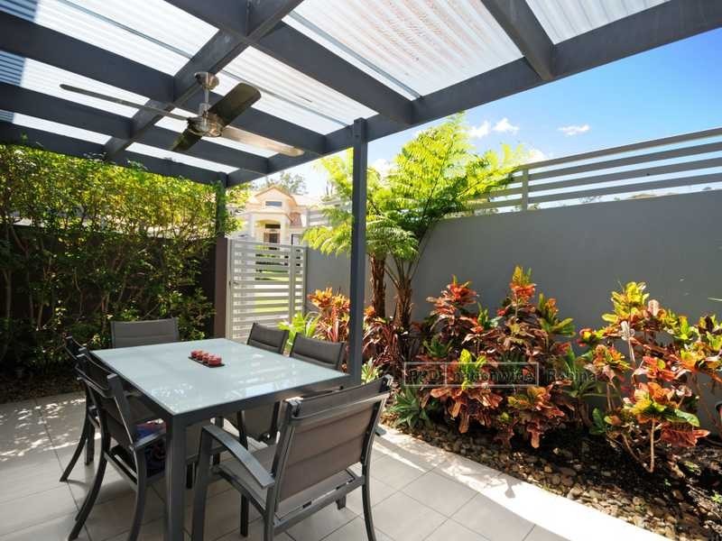 Unit 4/6 Winton Terrace, Varsity Lakes QLD 4227