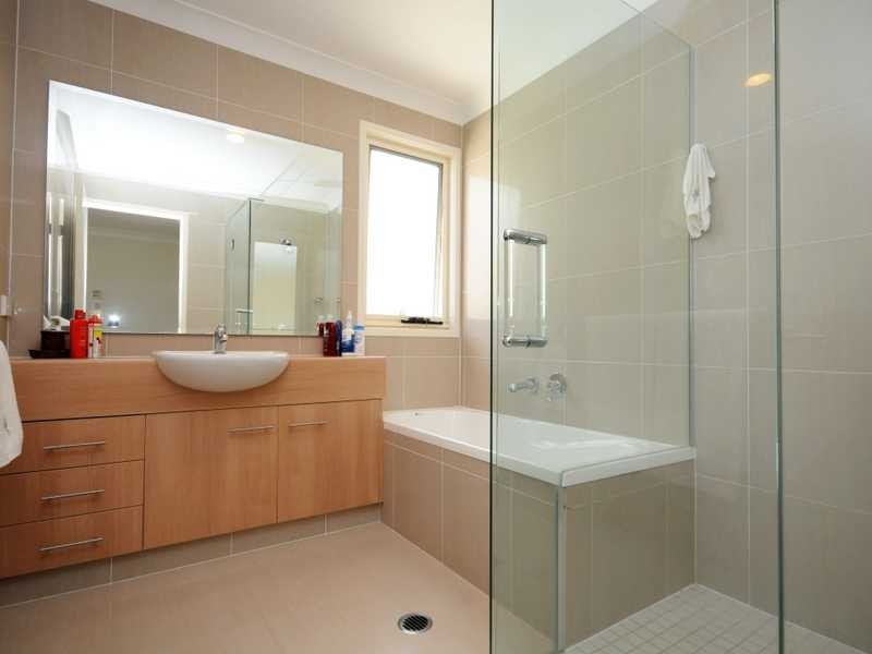 235 Easthill Drive, Robina QLD 4226
