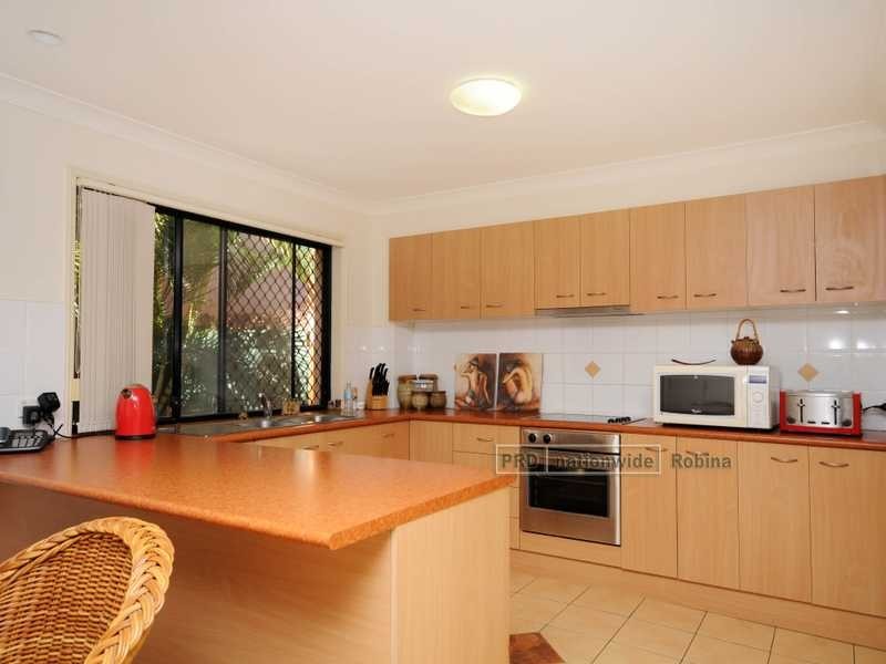 Unit 4/14 Gammon Drive, Varsity Lakes QLD 4227