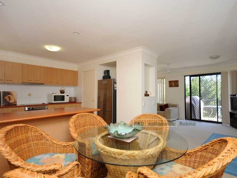 Unit 4/14 Gammon Drive, Varsity Lakes QLD 4227