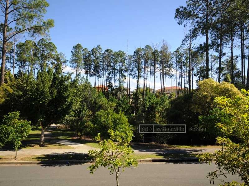 Unit 4/14 Gammon Drive, Varsity Lakes QLD 4227