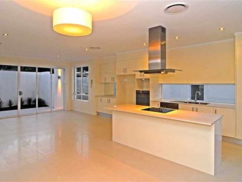 Unit 2/15 Andromeda Parade, Robina QLD 4226