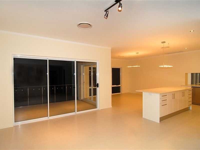 Unit 2/15 Andromeda Parade, Robina QLD 4226
