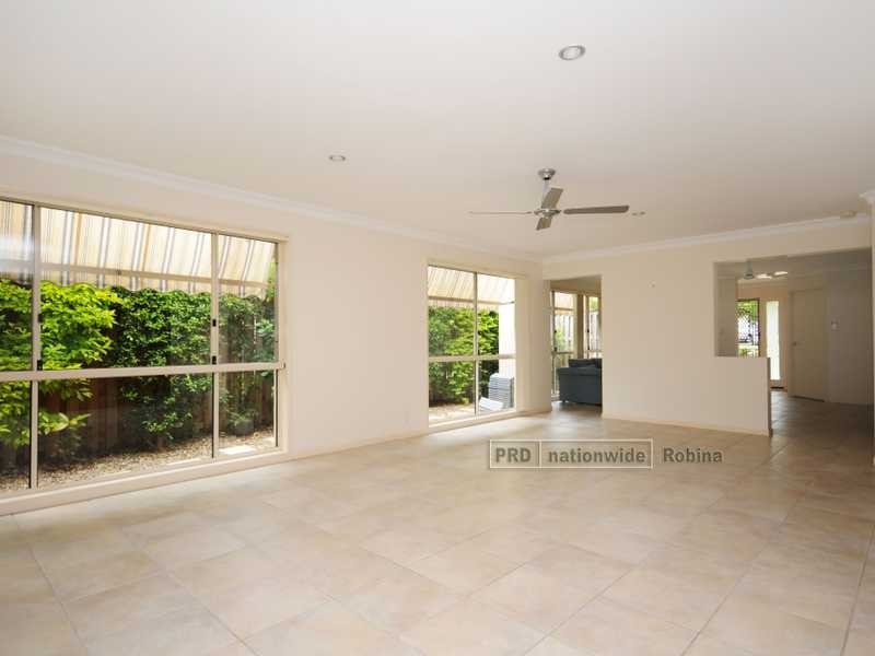 2/40 Leopardwood Circuit, Robina QLD 4226