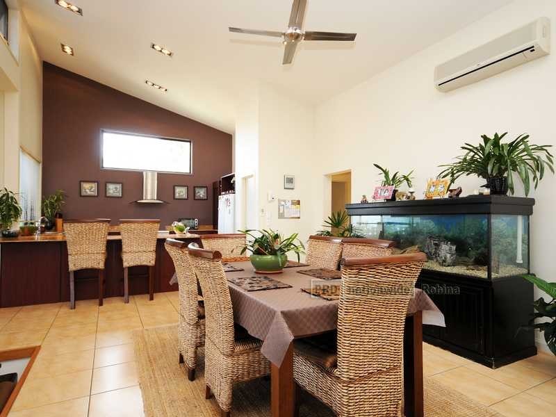 8 Galleria Court, Highland Park QLD 4211