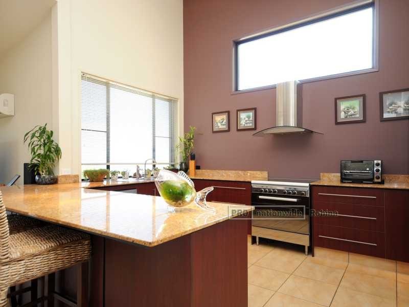 8 Galleria Court, Highland Park QLD 4211