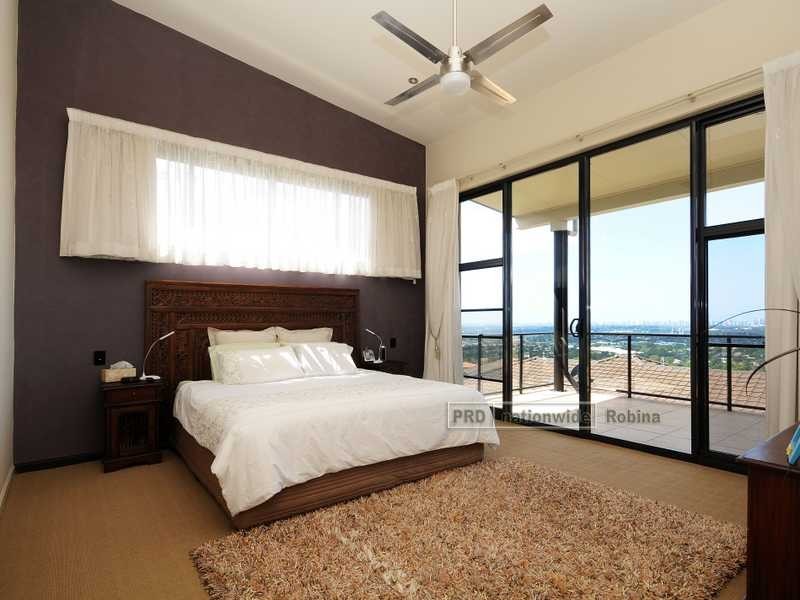 8 Galleria Court, Highland Park QLD 4211