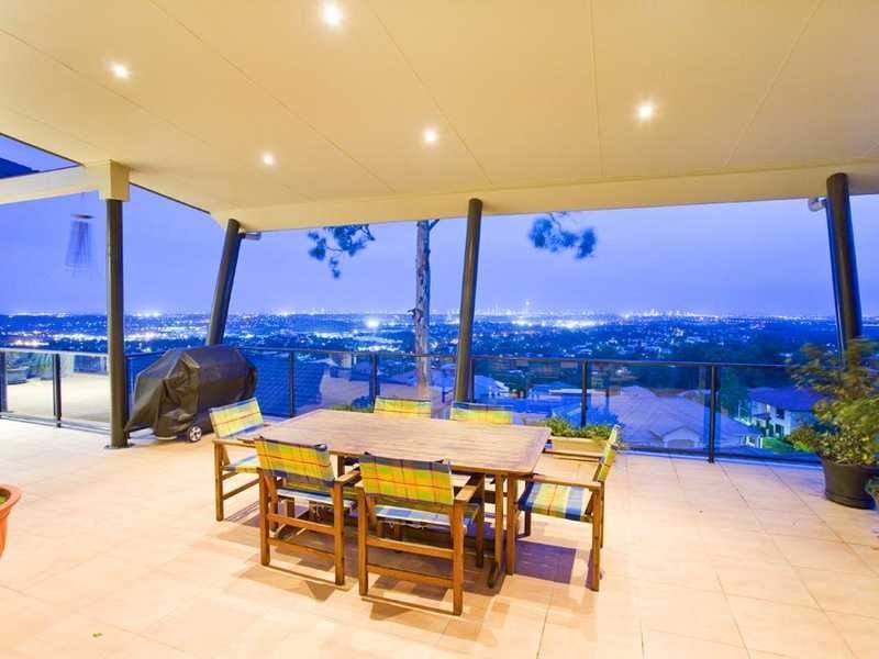 8 Galleria Court, Highland Park QLD 4211