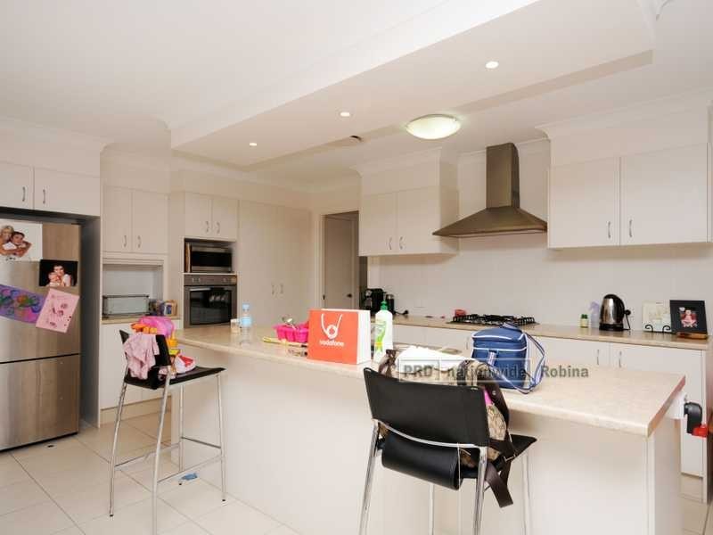 11 Rosalie Court, Gaven QLD 4211