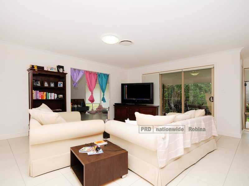 11 Rosalie Court, Gaven QLD 4211