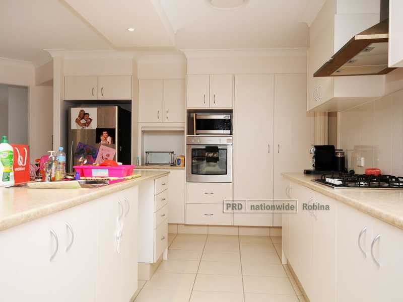 11 Rosalie Court, Gaven QLD 4211