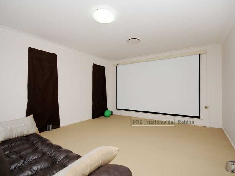 11 Rosalie Court, Gaven QLD 4211