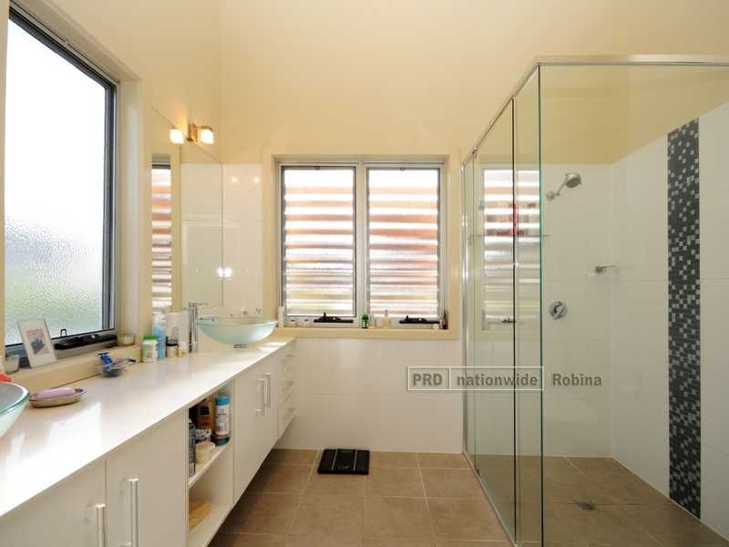 11 Meridien Avenue, Varsity Lakes QLD 4227