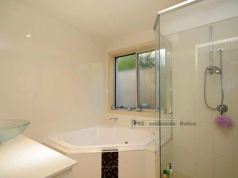 11 Meridien Avenue, Varsity Lakes QLD 4227