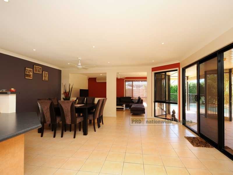 16 Lancewood Circuit, Robina QLD 4226