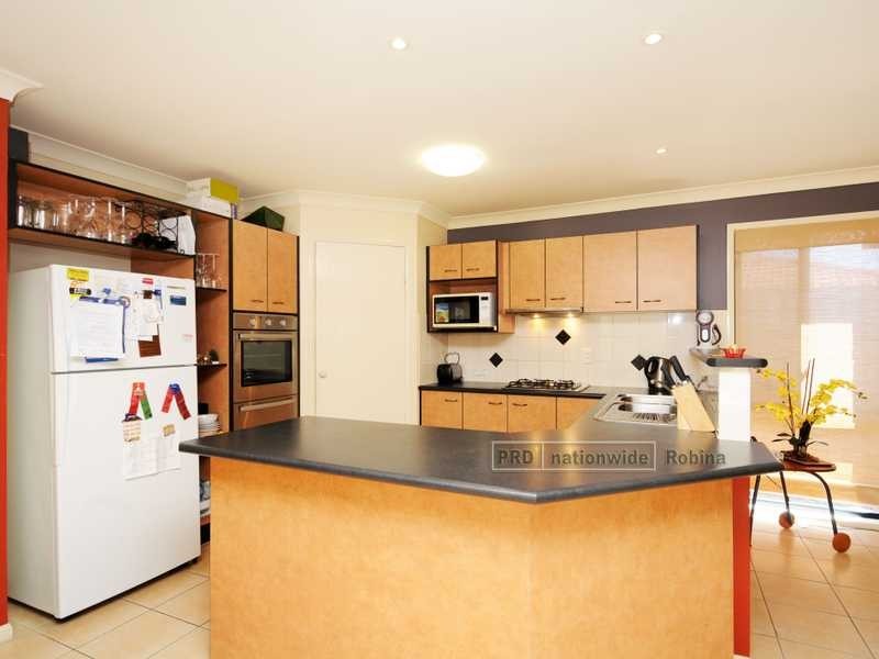 16 Lancewood Circuit, Robina QLD 4226