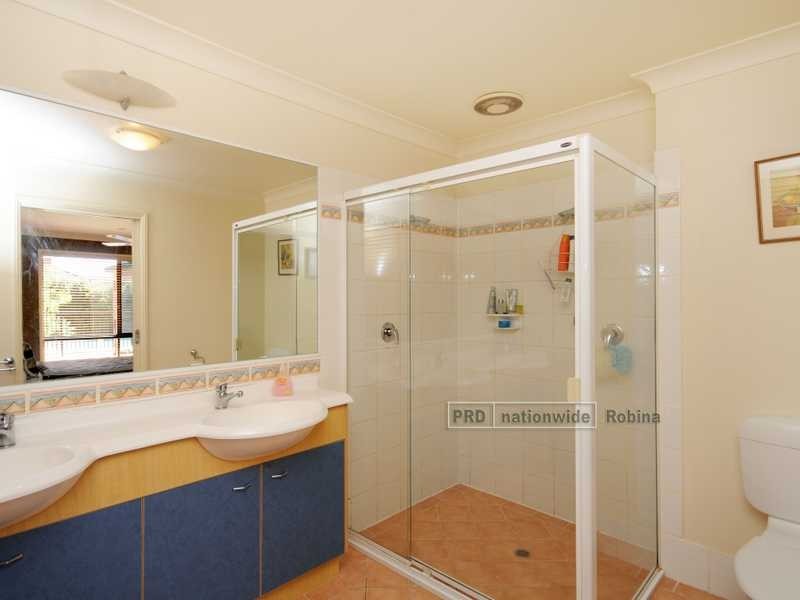 16 Lancewood Circuit, Robina QLD 4226