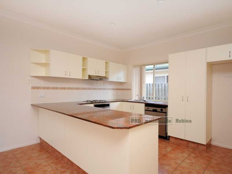 42 Majorca Crescent, Varsity Lakes QLD 4227